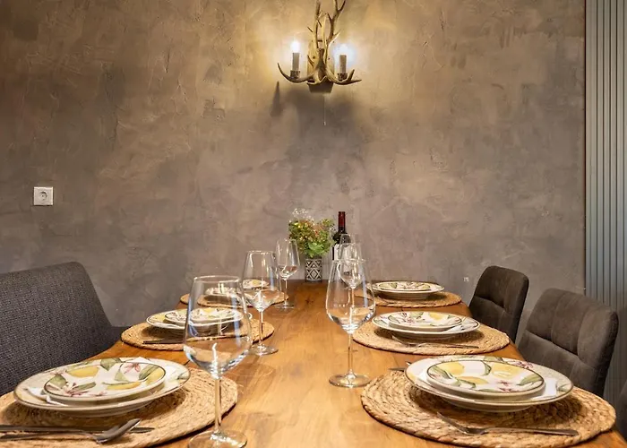 Incredible 2bdr With Veranda And House-like Feel * 班斯科