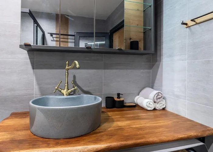 Incredible 2bdr With Veranda And House-like Feel 公寓 班斯科