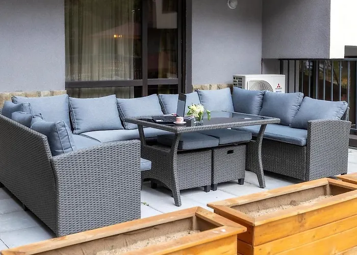 Incredible 2bdr With Veranda And House-like Feel * 班斯科