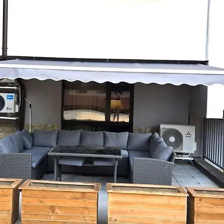 Incredible 2bdr With Veranda And House-like Feel