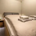 Incredible 2bdr With Veranda And House-like Feel *