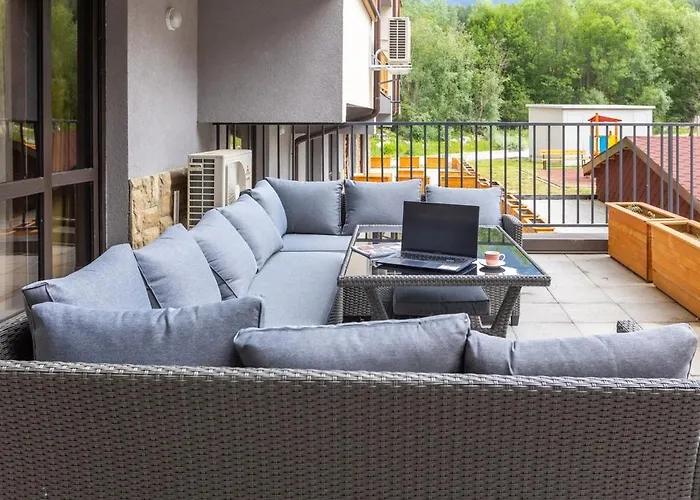 Apartment Incredible 2bdr With Veranda And House-like Feel *